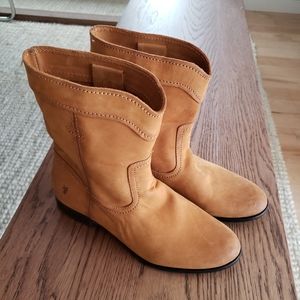 Frye Cara Ropa Short Boot